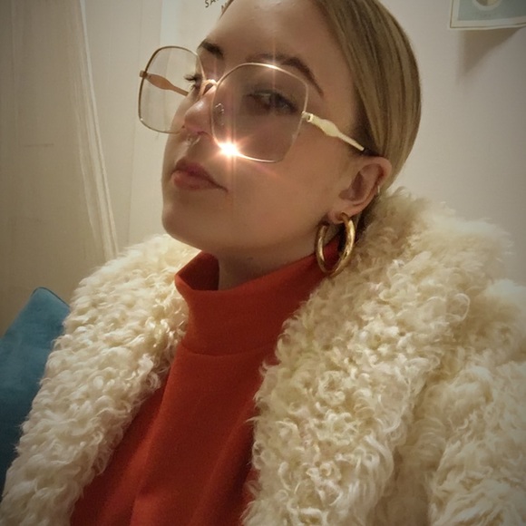 Meet your Posher, Kristina - Picture 4 of 4